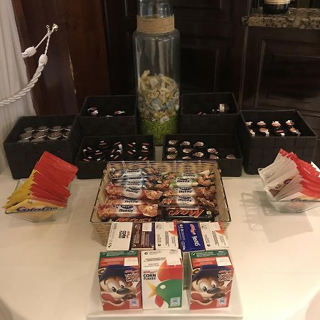 A Casa Canut Hotel Gastronòmic Les Escaldes Exterior foto A selection of Swiss International's inflight snacks