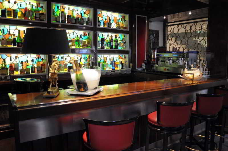 A Casa Canut Hotel Gastronòmic Les Escaldes Exterior foto The bar at the Mandarin Oriental, New York