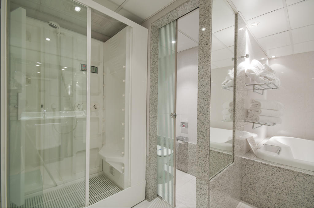 A Casa Canut Hotel Gastronòmic Les Escaldes Exterior foto A shower cubicle